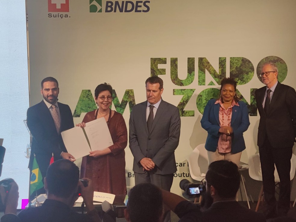 Autoridades de Brasil e Suíça assinam acordo de apoio ao Fundo Amazônia — Foto: Vinícius Cassela/G1