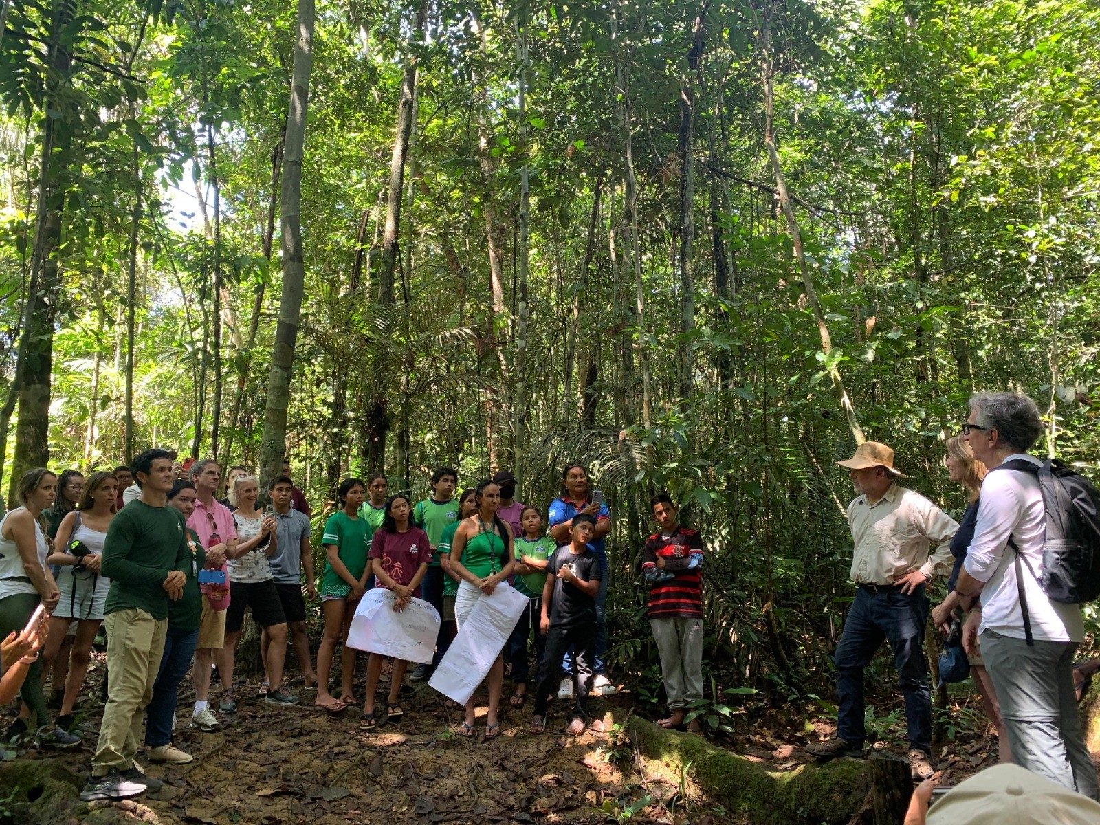 Projeto ‘Banzeiro da Esperança’ inicia escuta da Amazônia para a COP30 com oficina em comunidade ribeirinha