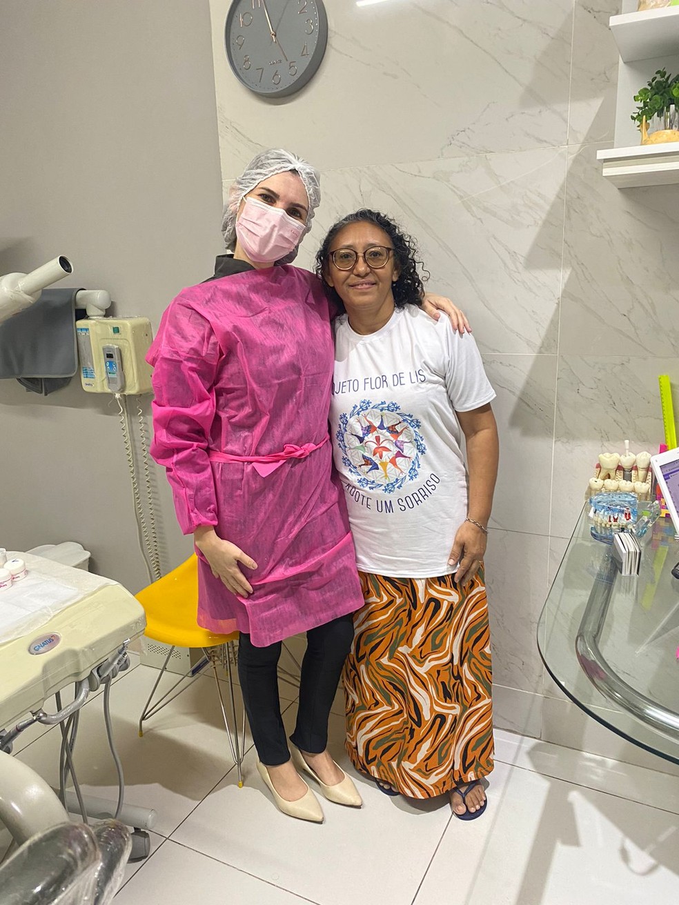 Uma das atividades do Projeto Flor de Lis é o atendimento odontológico gratuito para a comunidade — Foto: Arquivo Pessoal