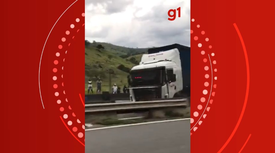 Acidente bloqueia a Dutra e causa congestionamento em Aparecida, SP