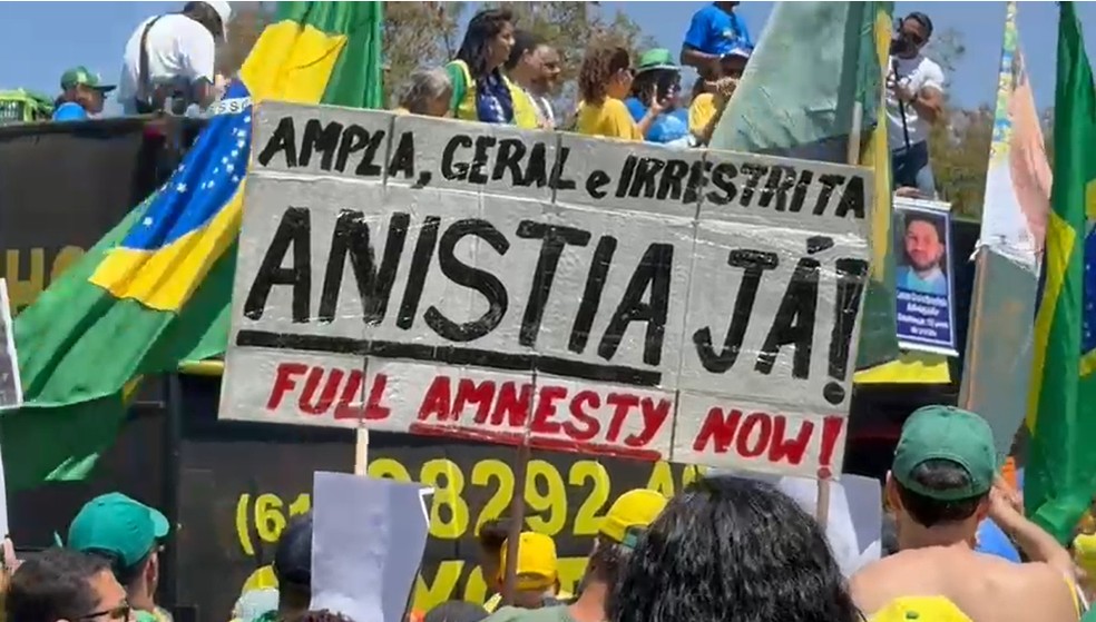 Cartaz levado por manifestante em ato de partidos de direita no 7 de Setembro, em Brasília — Foto: Afonso Ferreira/TV Globo