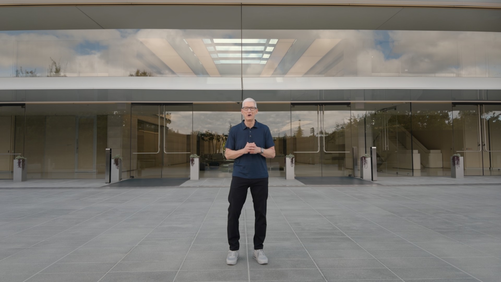 Apple lança iPhone 17 nesta terça