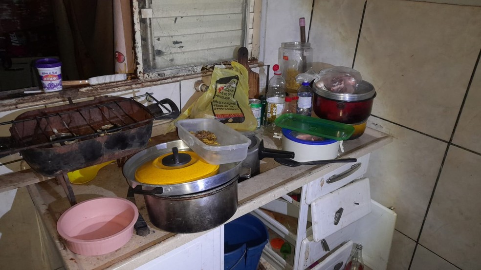 Pia da residência onde foram encontradas as três crianças de Ilha Solteira (SP) — Foto: /Divulgação