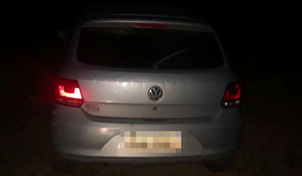 Homem é preso suspeito de abandonar carro roubado e fugir para mata durante perseguição em Dracena (SP) — Foto: Polícia Militar/Divulgação