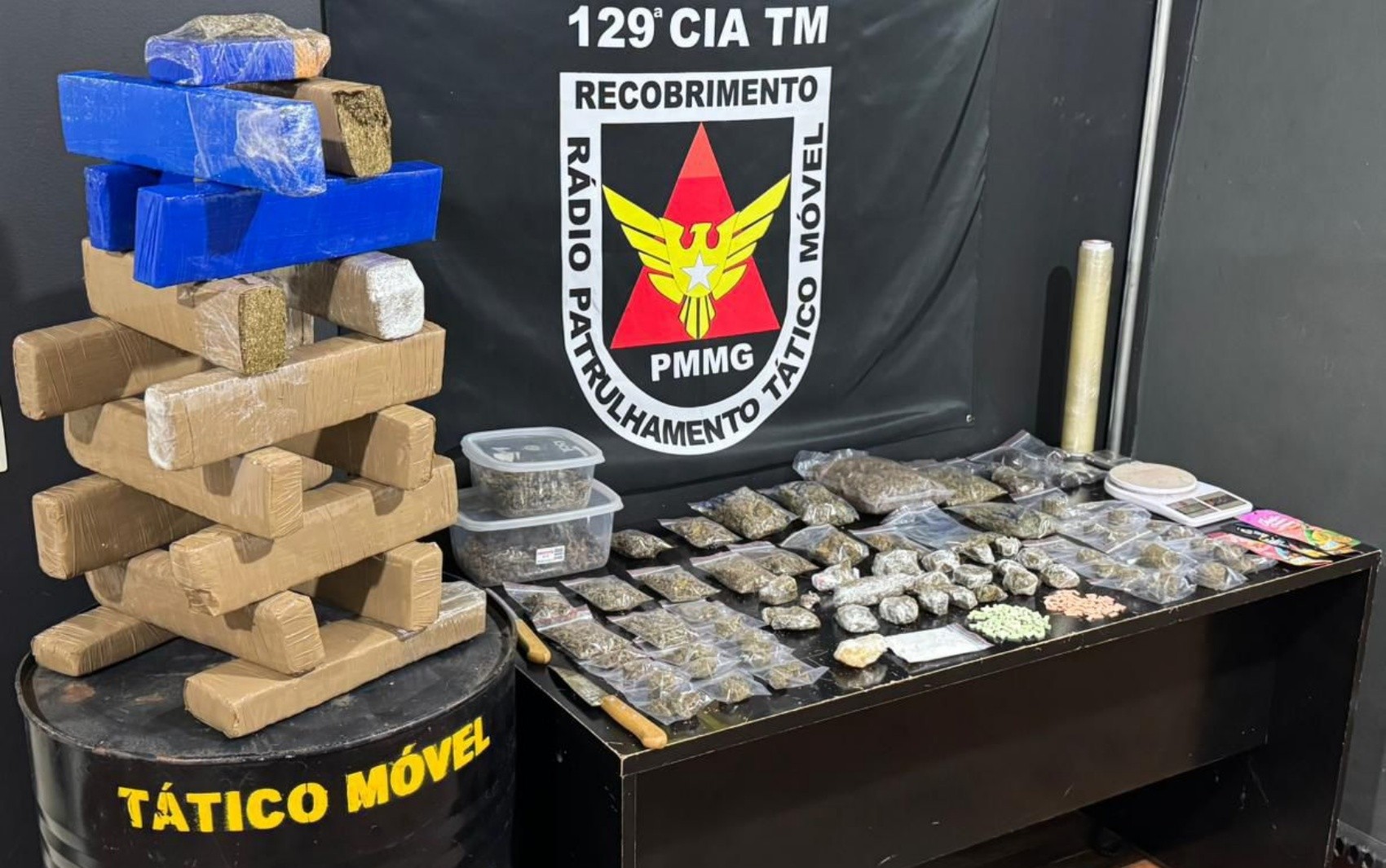 Operação da PM apreende 30 kg de maconha e drogas sintéticas em chácara de Caldas, MG