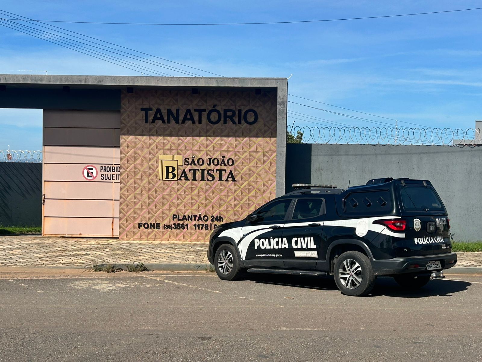 Corpo de paciente que morreu após retirada de pinça cirúrgica é exumado em MG