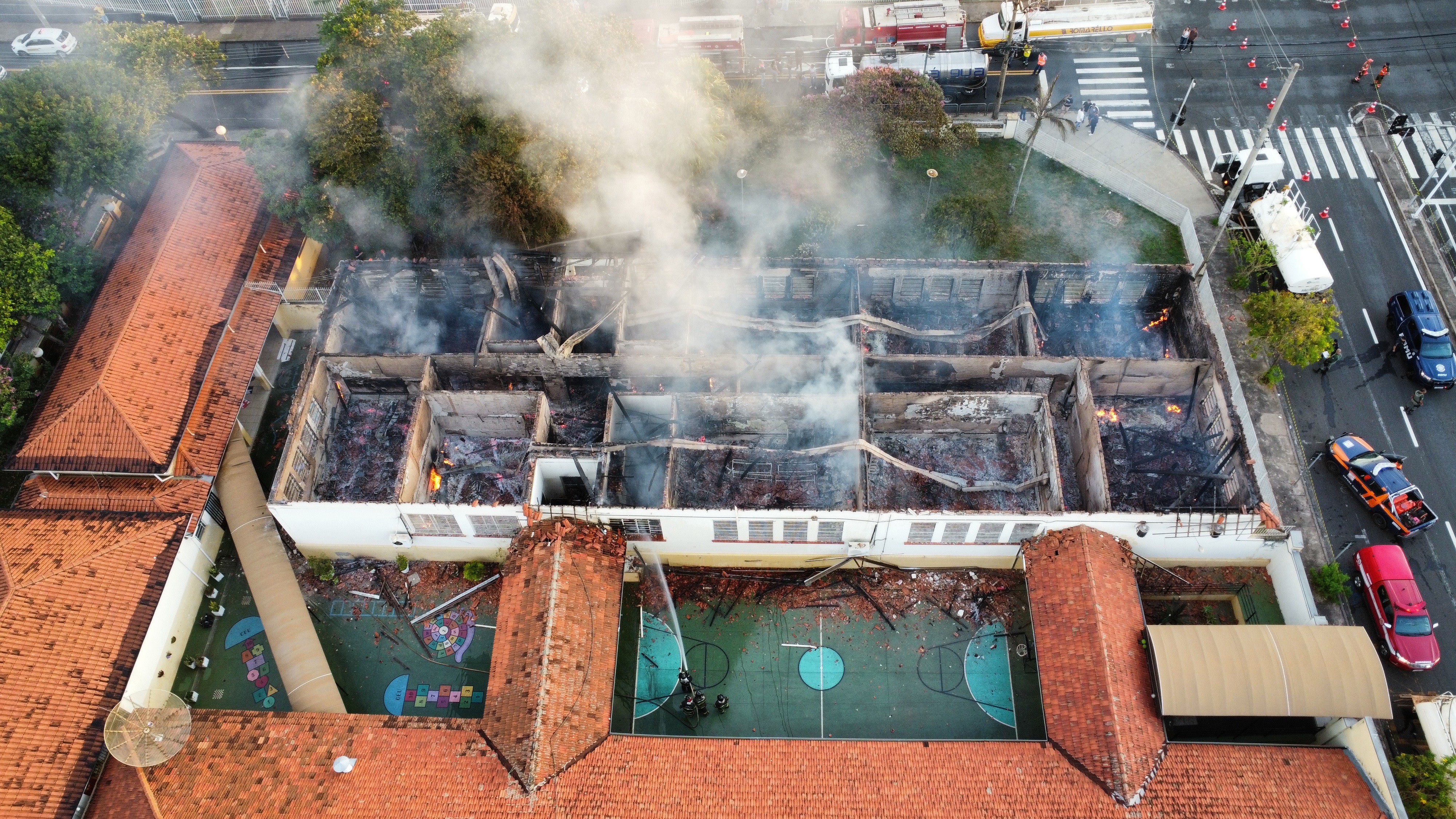 Incêndio em escola histórica de Limeira pode ter começado na fiação, aponta Corpo de Bombeiros 