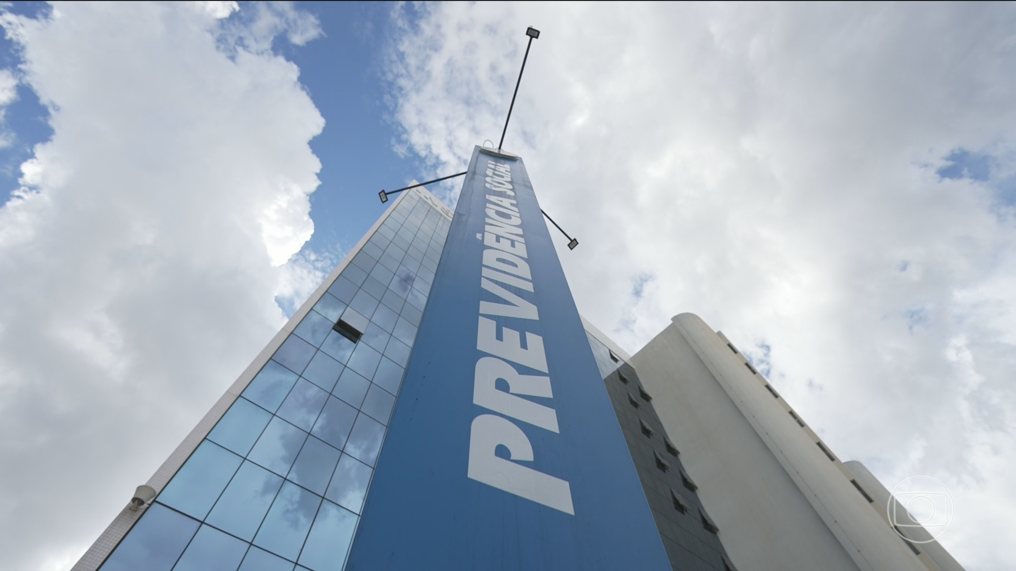 Fraude no INSS: PF apreende cadernos com anotação de suposta propina para cúpula do órgão