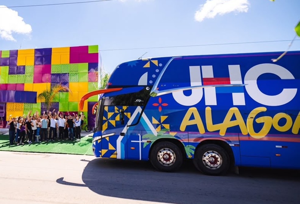Ônibus usado por JHC, o 'Busão da Mudança' — Foto: Reprodução/Redes sociais
