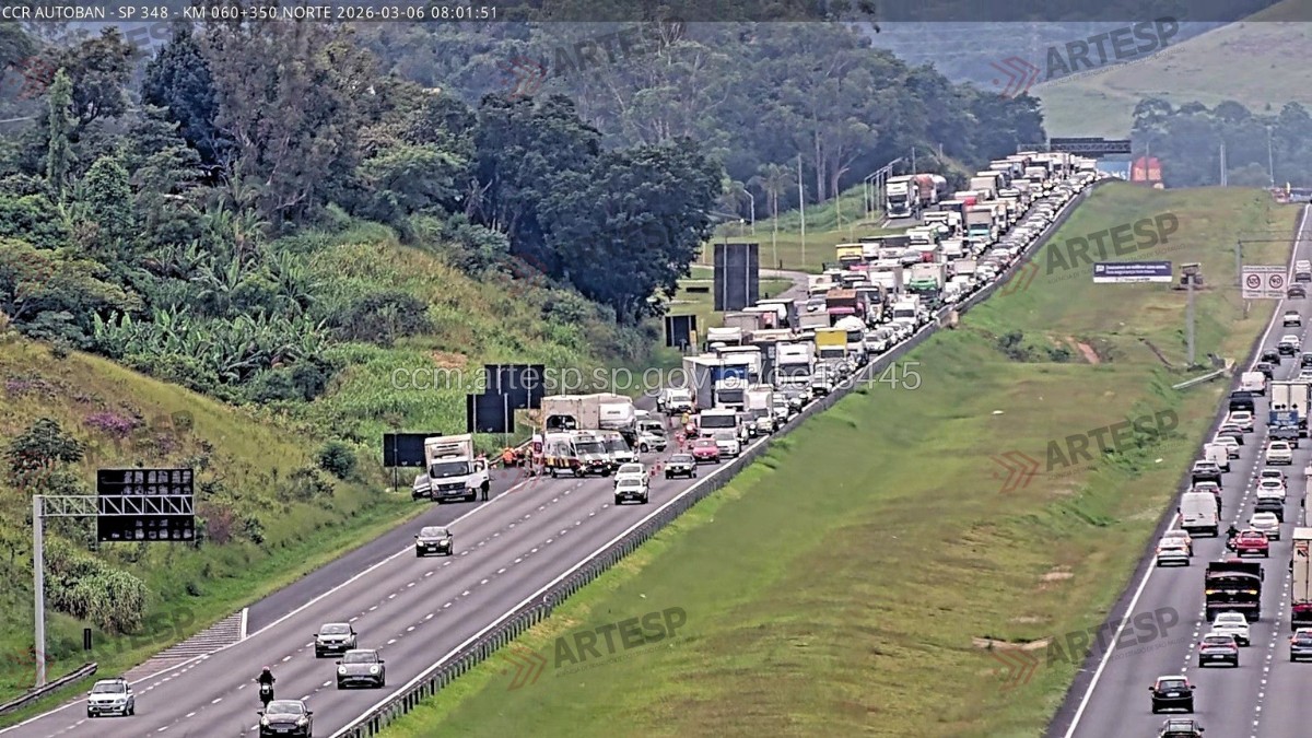 Engavetamento deixa feridos e causa lentidão na Rodovia dos Bandeirantes em Jundiaí