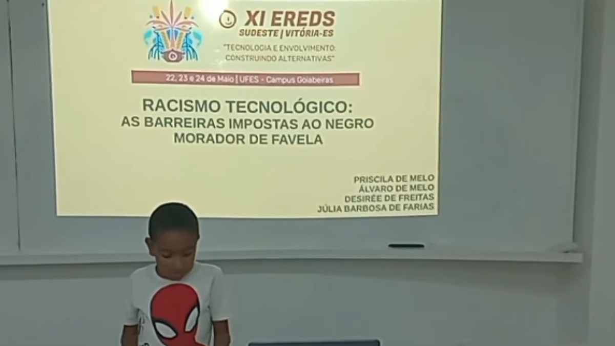 'Super Alvinho': menino com altas habilidades que tem morado em abrigo do Rio com a mãe diz que quer voltar para escola; veja entrevista