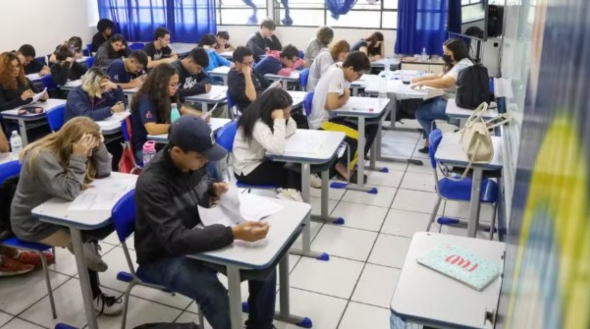 Secretaria da Educação de SP abre vagas para professores com salário de até R$ 8,5 mil