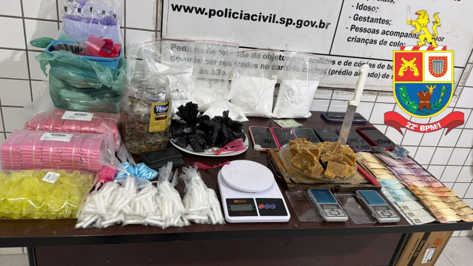 Quatro pessoas são presas por tráfico de drogas após tentativa de fuga por telhados em Tatuí