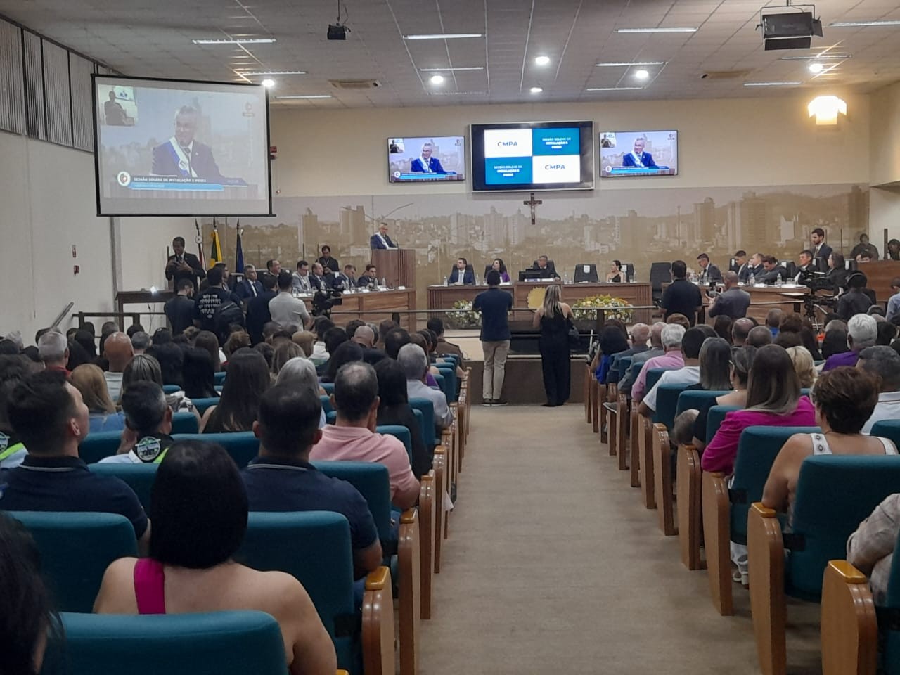 Prefeito reeleito de Pouso Alegre, Coronel Dimas (Republicanos) toma posse para novo mandato