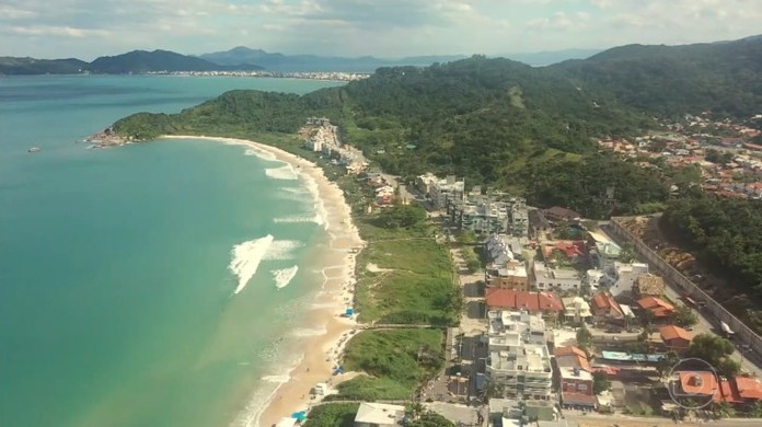 Bombinhas, no litoral de SC, cobrará taxa para entrar na cidade -  09/09/2014 - UOL Notícias