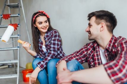 Como pintar a casa gastando pouco: guia prático para renovar ambientes
