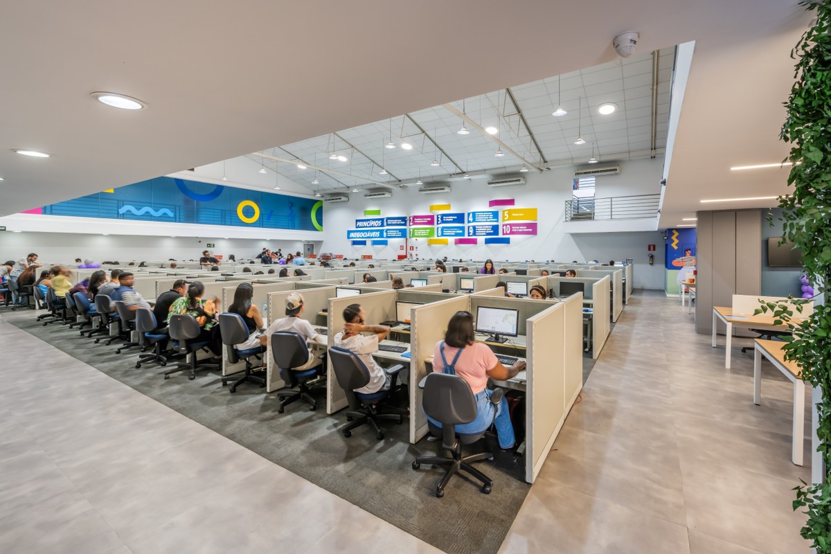 Carreira em contact center: AeC oferece 323 vagas de emprego em Montes ...