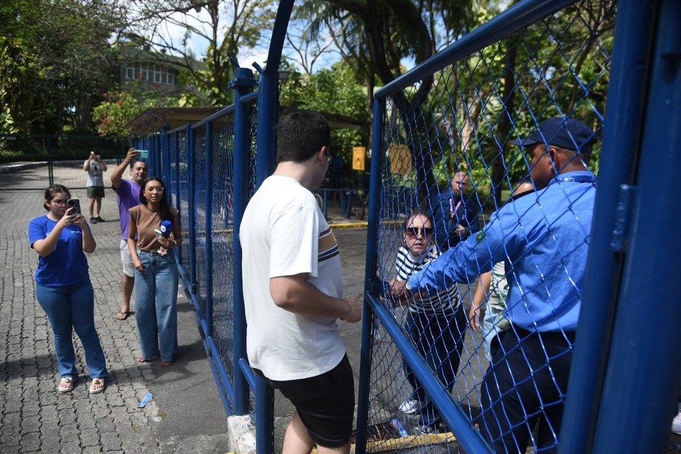 Movimentação de candidatos no segundo dia de provas do Exame Nacional do Ensino Médio (Enem) na Universidade de Fortaleza (CE). — Foto: Caio Rocha/Estadão Conteúdo