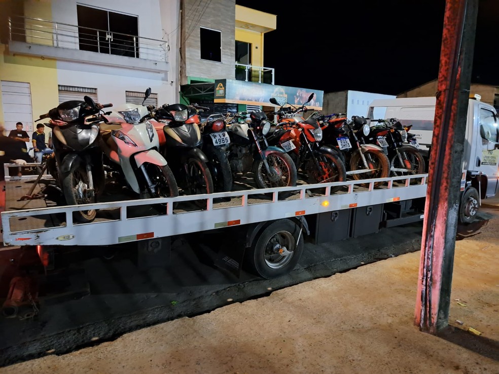40 motos foram apreendidas na operação 'Zero Grau', em Arari e Vitória do Mearim — Foto: Divulgação/Polícia Civil