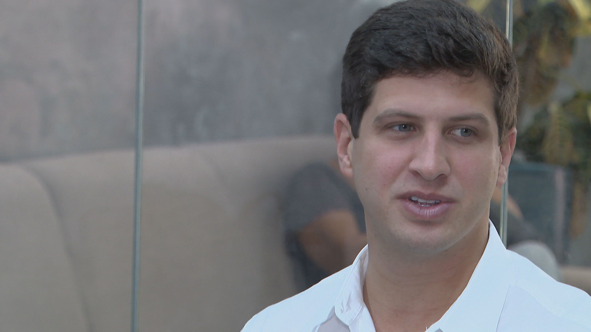 João Campos promete duplicar delegacias da mulher e criar centros de qualificação profissional