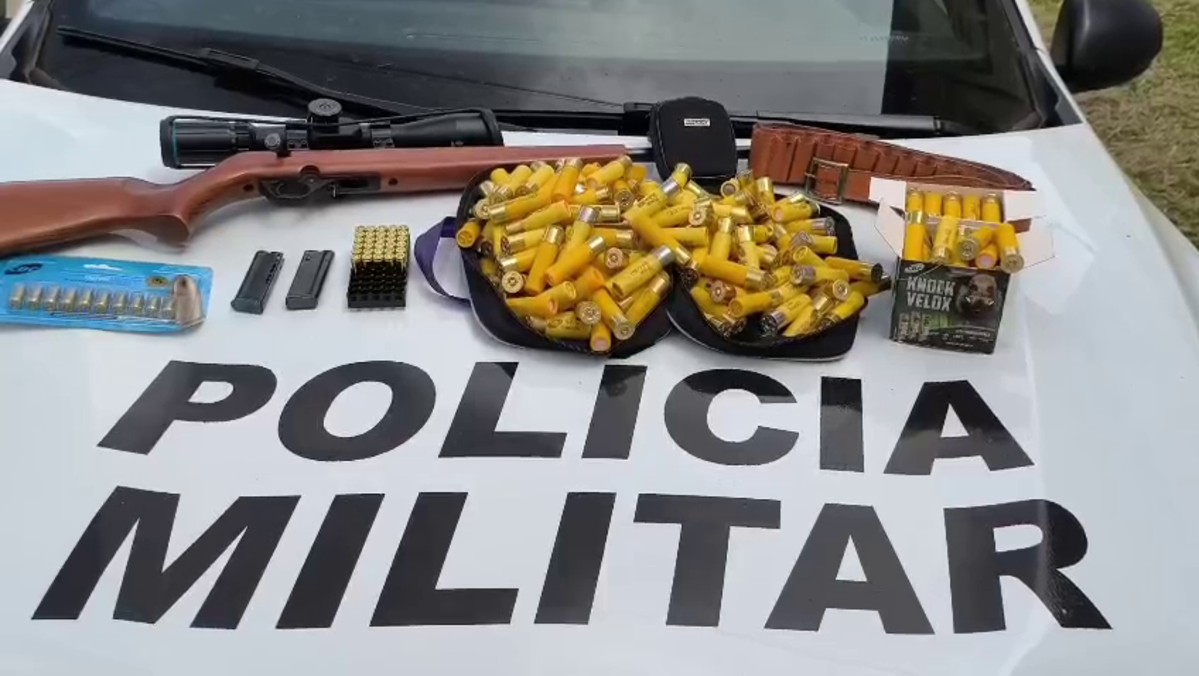 Trio é preso suspeito de invadir fazenda, furtar rifle e fugir de barco no interior de SP