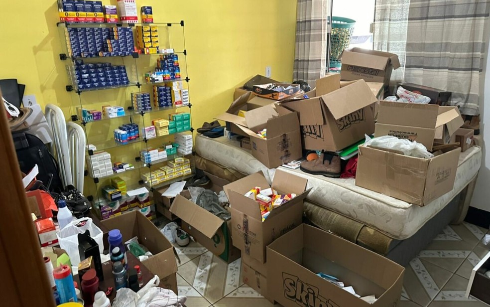 Casa de suspeito funcionava como depósito para anabolizantes, remédios controlados e abortivos — Foto: Divulgação/Polícia Civil