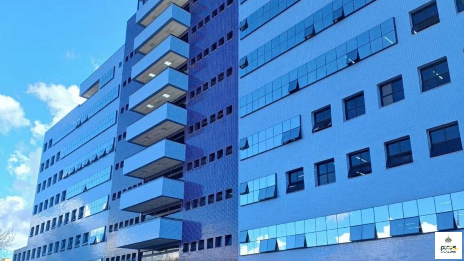 Prefeitura de Poços antecipa primeira parcela do 13º salário