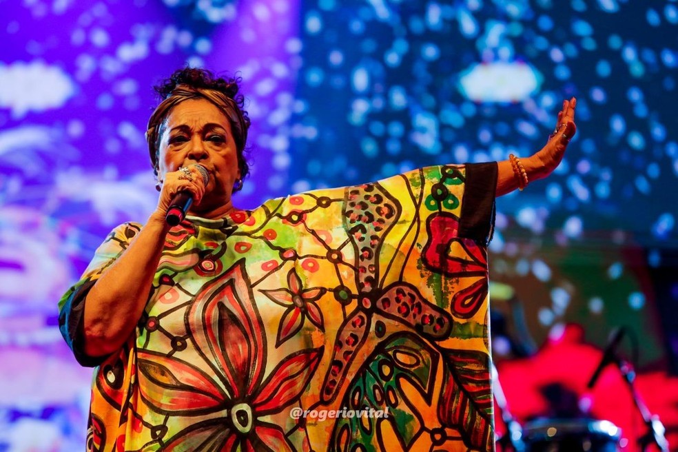 Dodora Cardoso comemora aniversário com show na Casa do Goiamum — Foto: Rogério Vital