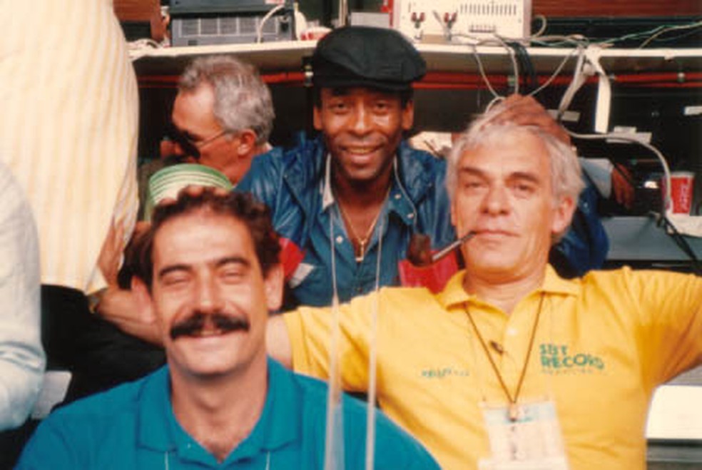 Silvio Luiz ao lado de Pelé e Rivelino — Foto: Reprodução/Redes sociais