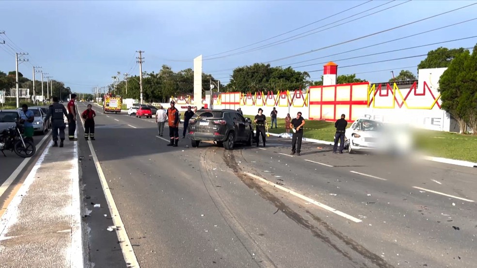 Vítimas voltavam de festa de formatura quando sofreram acidente na Rodovia Othovarino Duarte Santos (ES-010) em São Mateus, Norte do Espírito Santo — Foto: Raphael Verly
