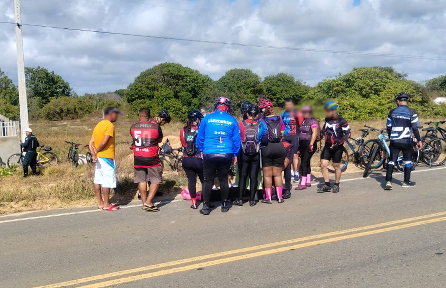 Ciclista fica ferida após ser atingida por ônibus na Rodovia SE-470 em Itaporanga D’Ajuda 