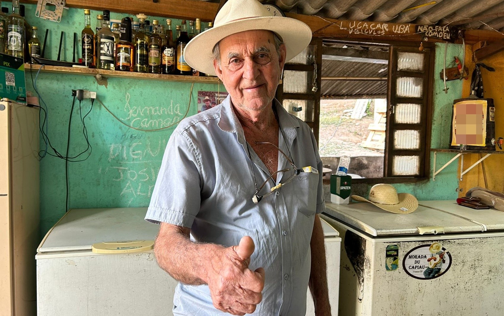 'Xepo, Lepo, Vorta': conheça o 'Tião do Bar', aposentado que virou influencer e viralizou com bordões em MG