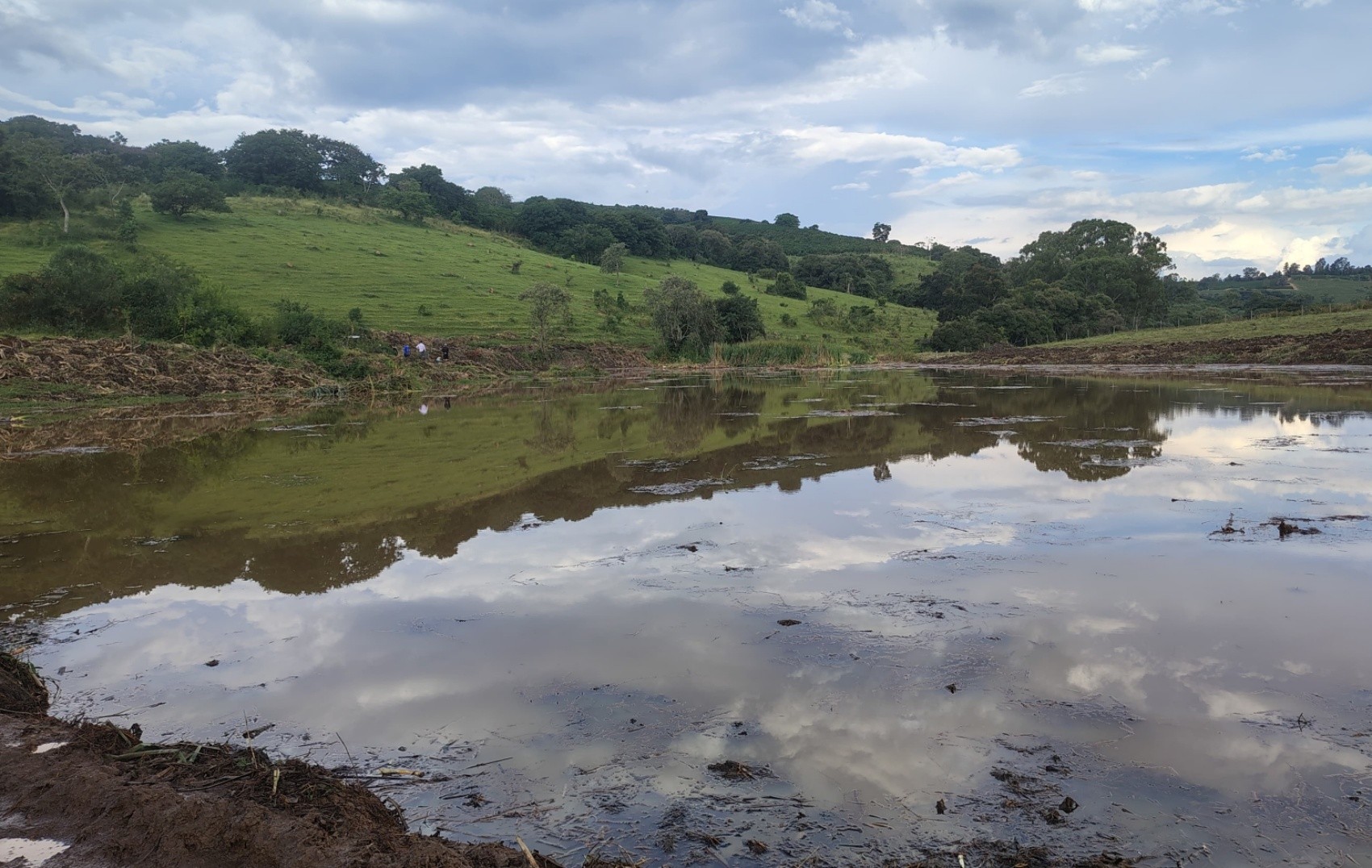 Homem de 30 anos morre afogado em represa na zona rural de Monte Santo de Minas, MG