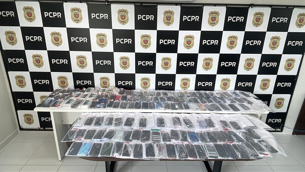 160 celulares foram recuperados pela Polícia Civil do Paraná e foram entregues às vítimas. — Foto: Polícia Civil (PC-PR)