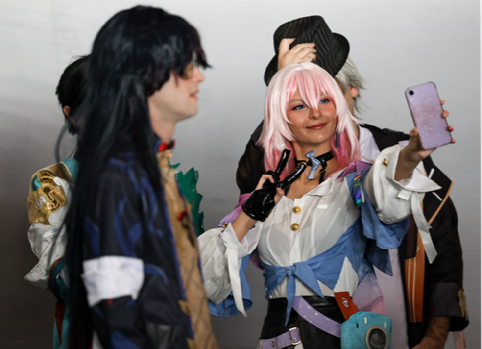 Encontro de okatus, jovens apaixonados pela cultura pop japonesa, no Animme Summit 2025 — Foto: Divulgação