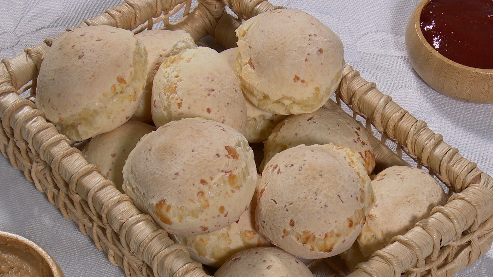 Pão de queijo: aprenda a receita tradicional no Chef JPB | G1