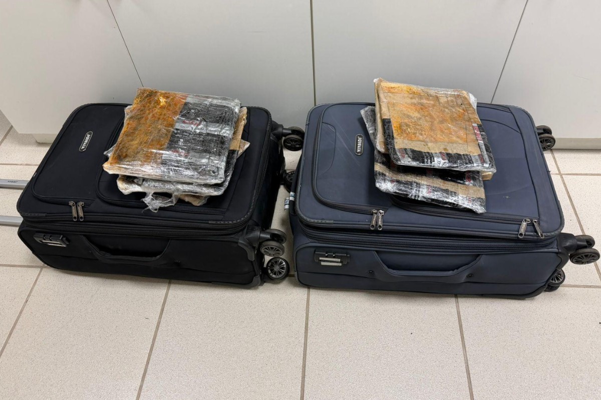 Cinco bolivianas são flagradas com quase 12 kg de 