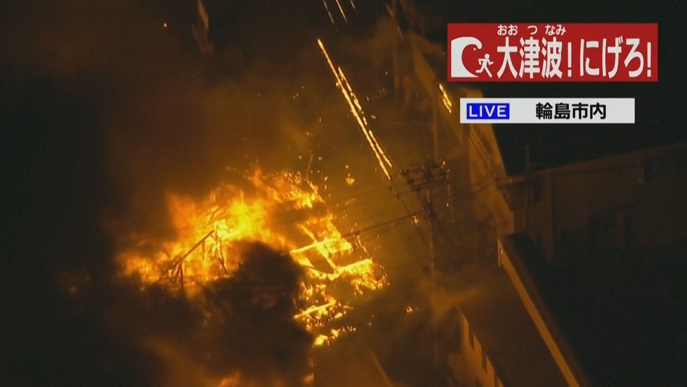 Terremoto provocou incêndios no Japão, em 1º de janeiro de 2024 — Foto: NTV/AP