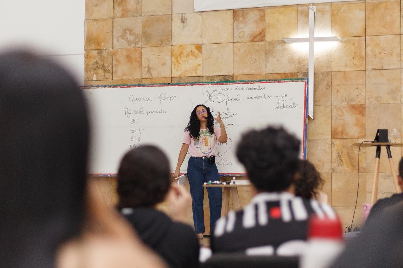 Cursinho solidário em João Pessoa prepara estudantes para o Enem 2025