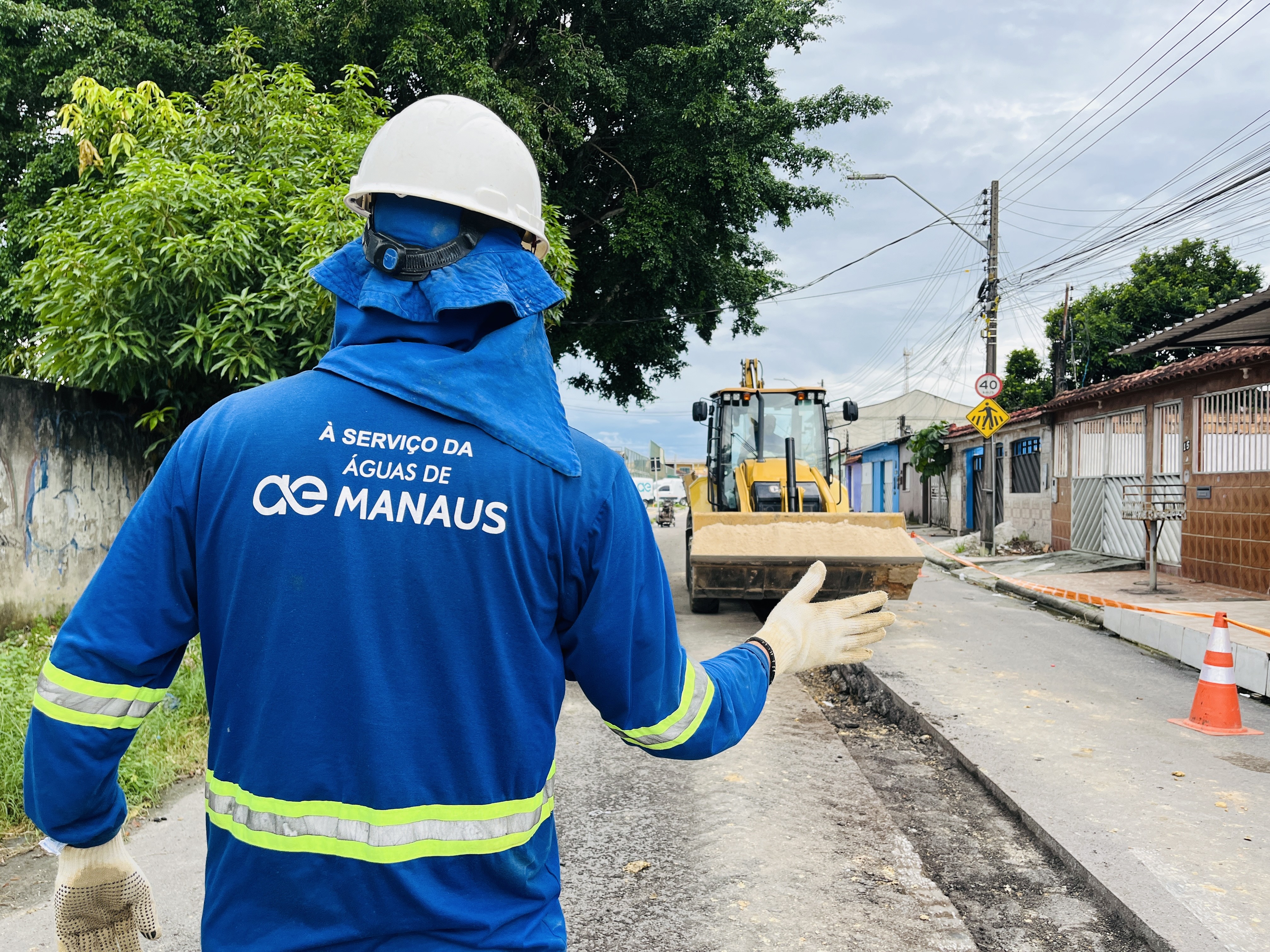 Obras de esgotamento sanitário avançam em 12 áreas de Manaus 