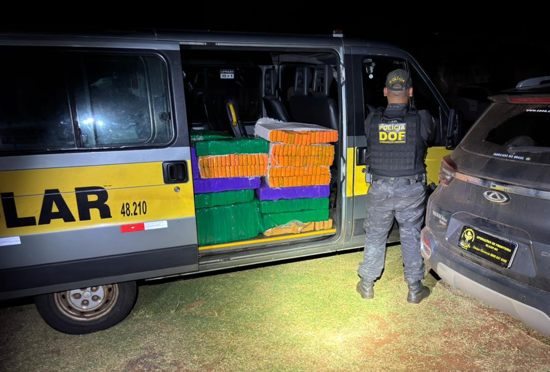 Polícia descobre quase meia tonelada de maconha em van escolar que seguia de MS a SP
