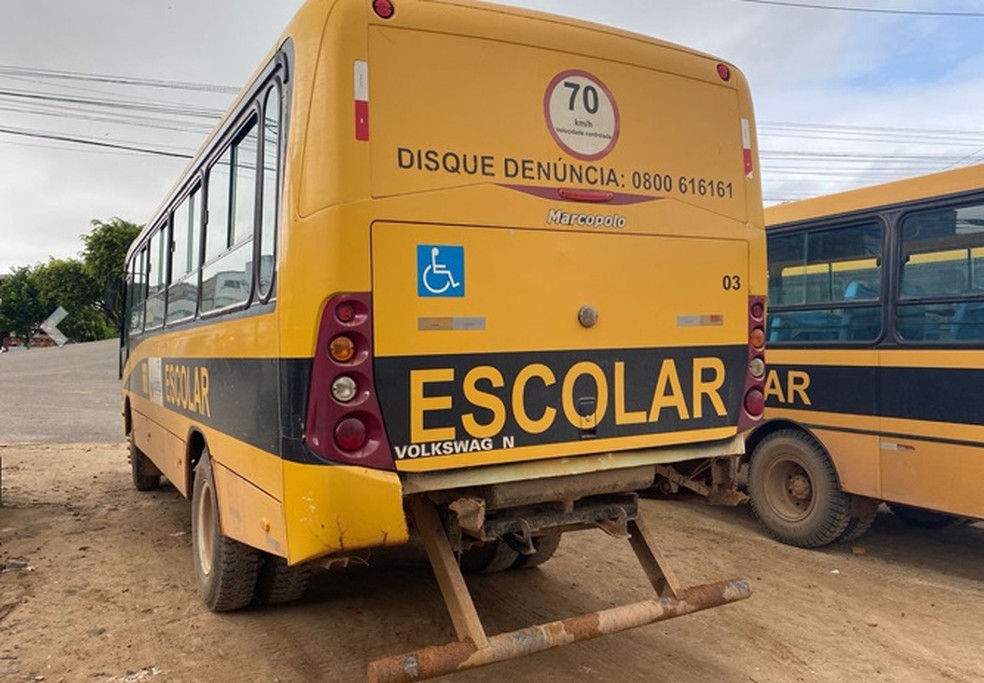 Insegurança no transporte escolar: 99% dos ônibus e vans inspecionados em Pernambuco têm irregularidades | G1
