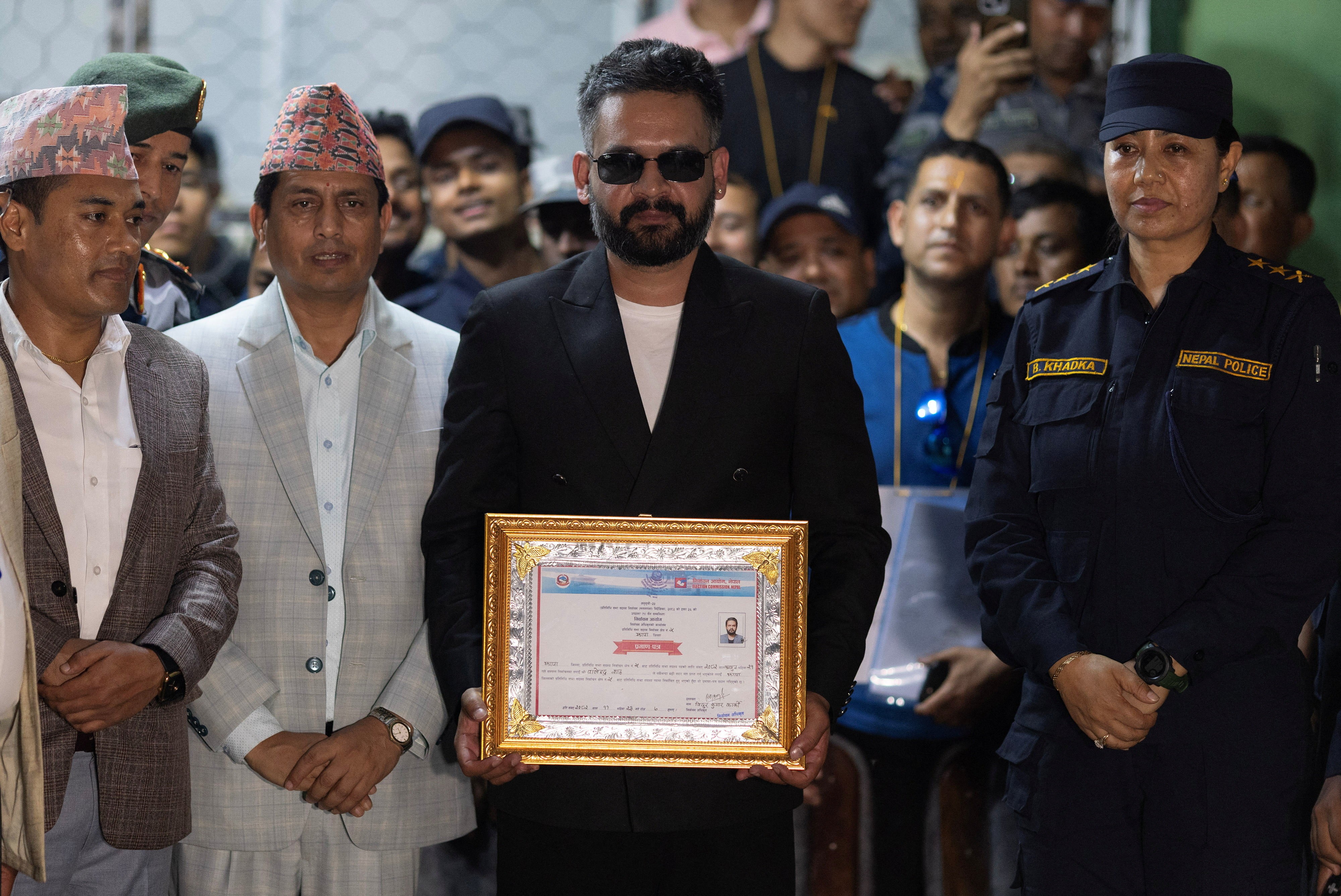 Rapper que se tornou político vence as eleições no Nepal após manifestações da 'Geração Z'