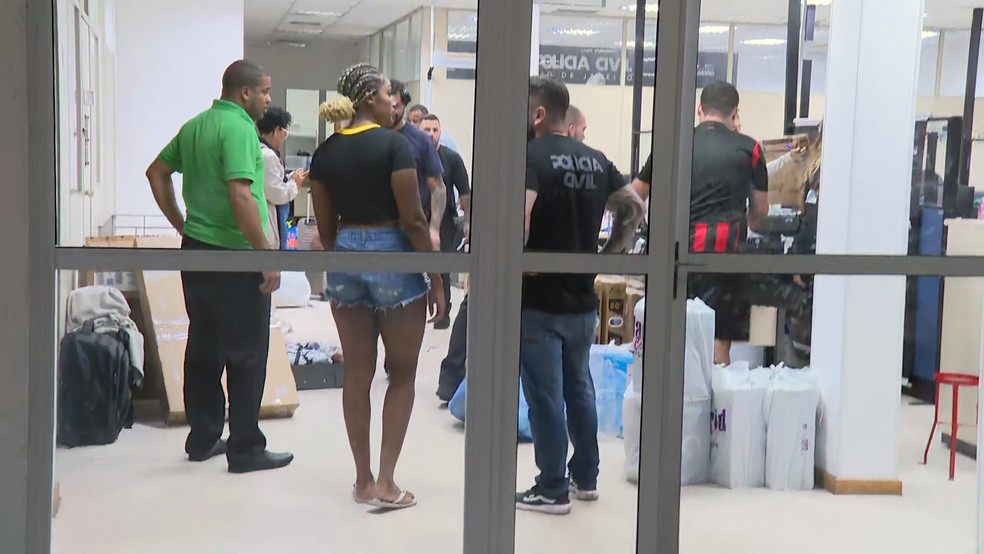 Casal é preso com mil canetas emagrecedoras ilegais em ônibus vindo do Paraguai - Foto: Reprodução 