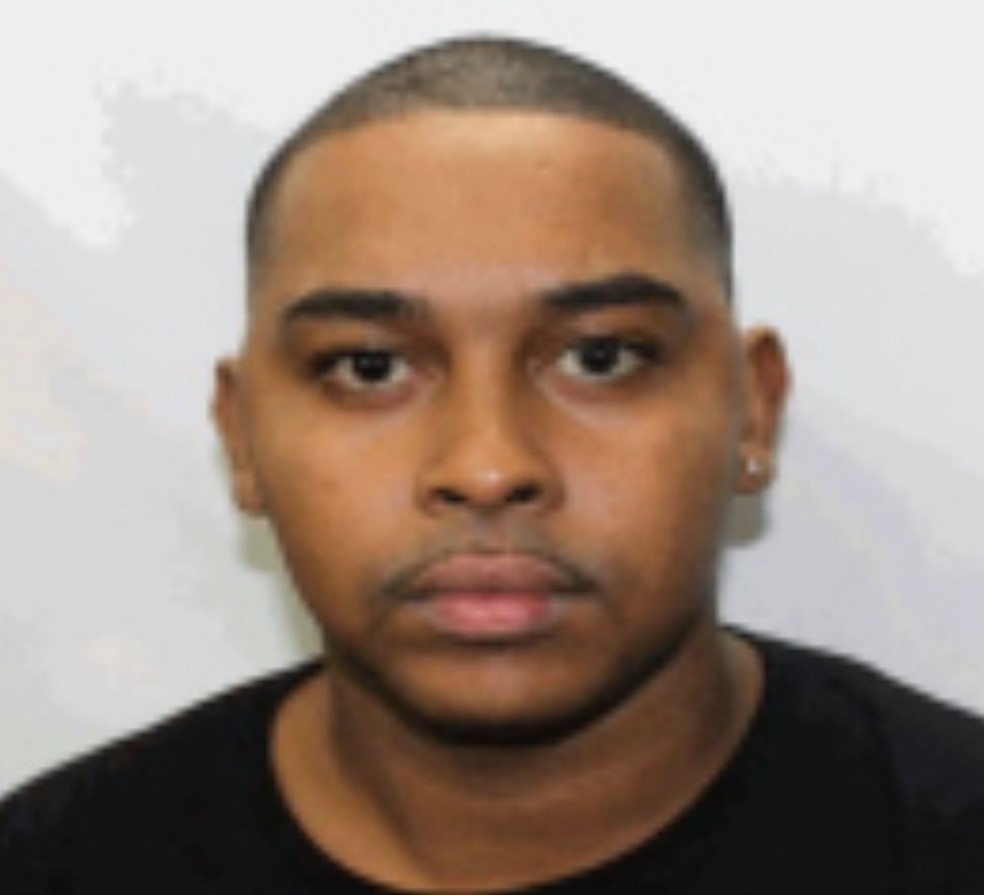 Giovanni Oliveira Vieira é procurado pela polícia por suspeita de participação nas mortes de 3 médicos na Barra da Tijuca em outubro de 2023. — Foto: Reprodução