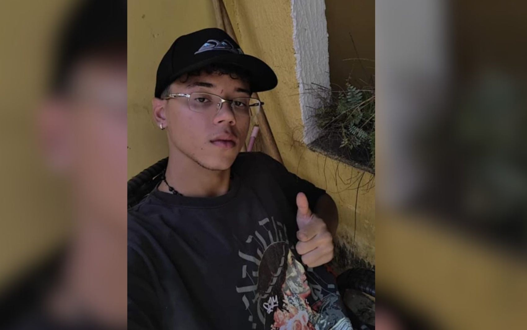 Adolescente morre e mais de 15 ficam feridos após caminhonete que levava passageiros na carroceria capotar