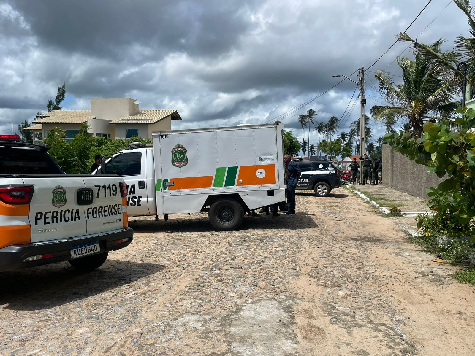 Policial civil que matou quatro colegas em delegacia recebe laudo de insanidade mental por tentativa de homicídio de companheiro de cela, no Ceará