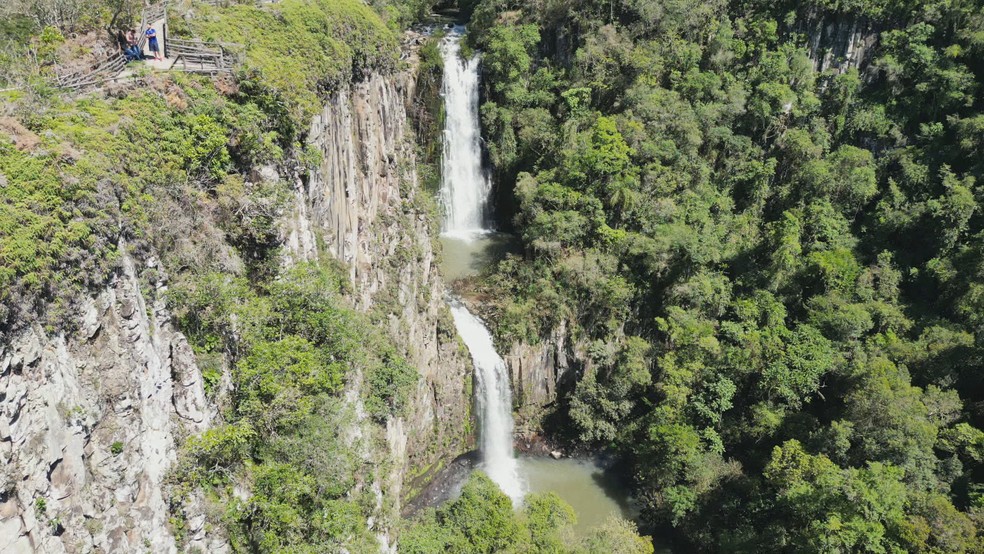 Quedas d'água do Perau do Facão, em Arvorezinha — Foto: RBS TV/Reprodução