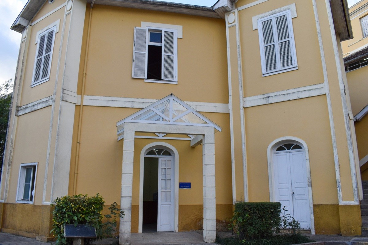 Golpistas usam nome de advogados da Universidade Católica para tentar enganar clientes em Petrópolis