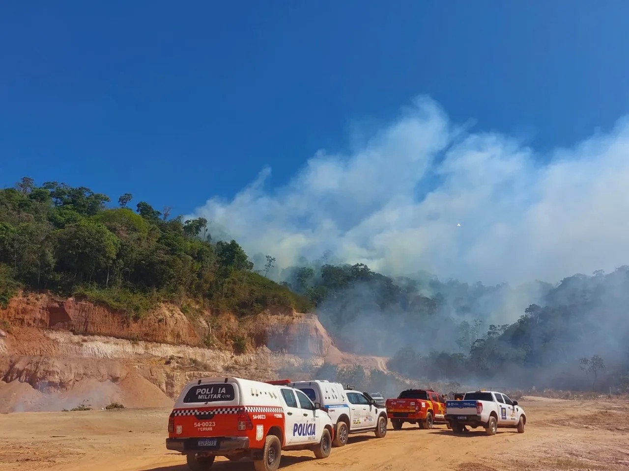 Prefeitura e Bombeiros combatem queimadas na Capadócia, em Santarém
